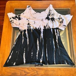 Urban X Funky T-Shirt Black White Pink Large Shark Bites